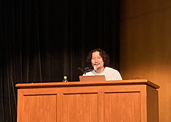 目隠し片足立ち対決